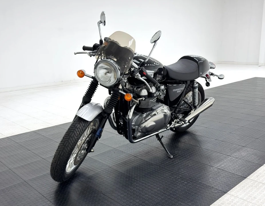 2007 Triumph Thruxton - Image 8 of 21