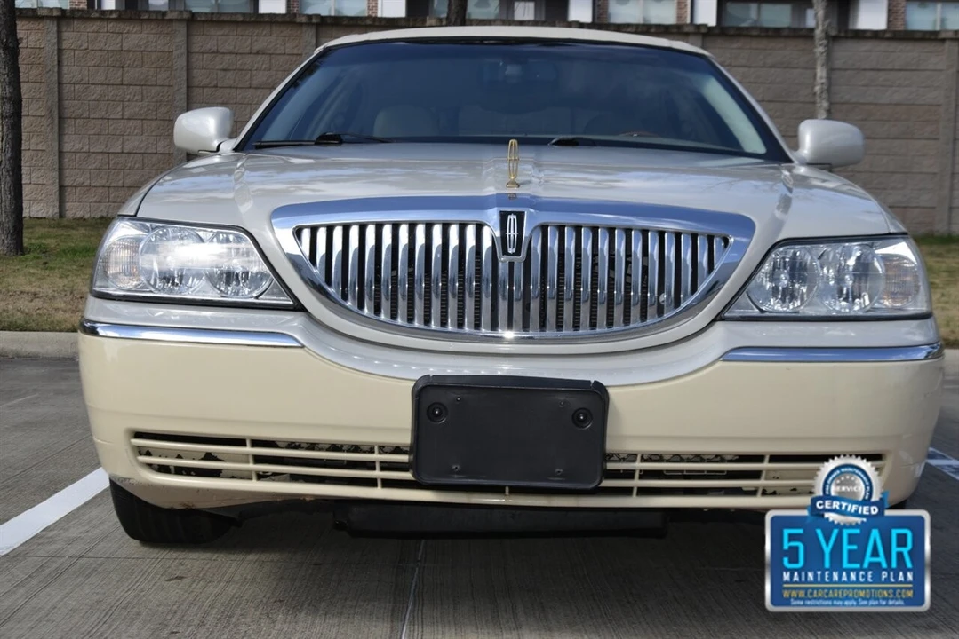2007 Lincoln Town Car - Image 3 of 4