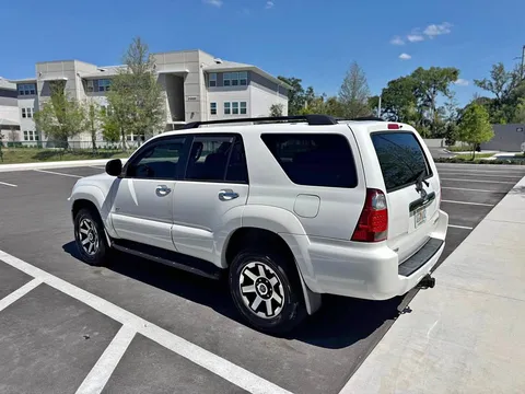2007 Toyota 4Runner SR5 Sport Utility 2D