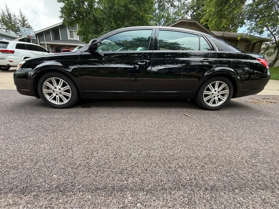 2007 Toyota Avalon 3rd Gen - Image 3 of 11