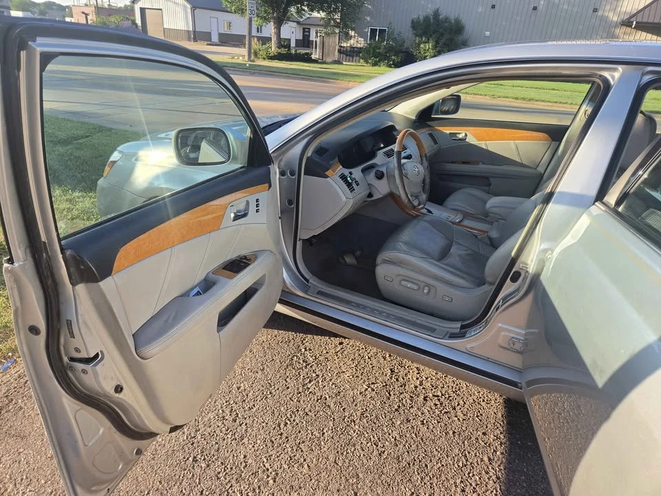 2007 Toyota Avalon 3rd Gen - Image 8 of 13