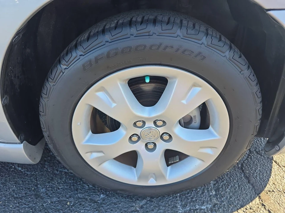 2007 Toyota Matrix 1st Gen - Image 16 of 21