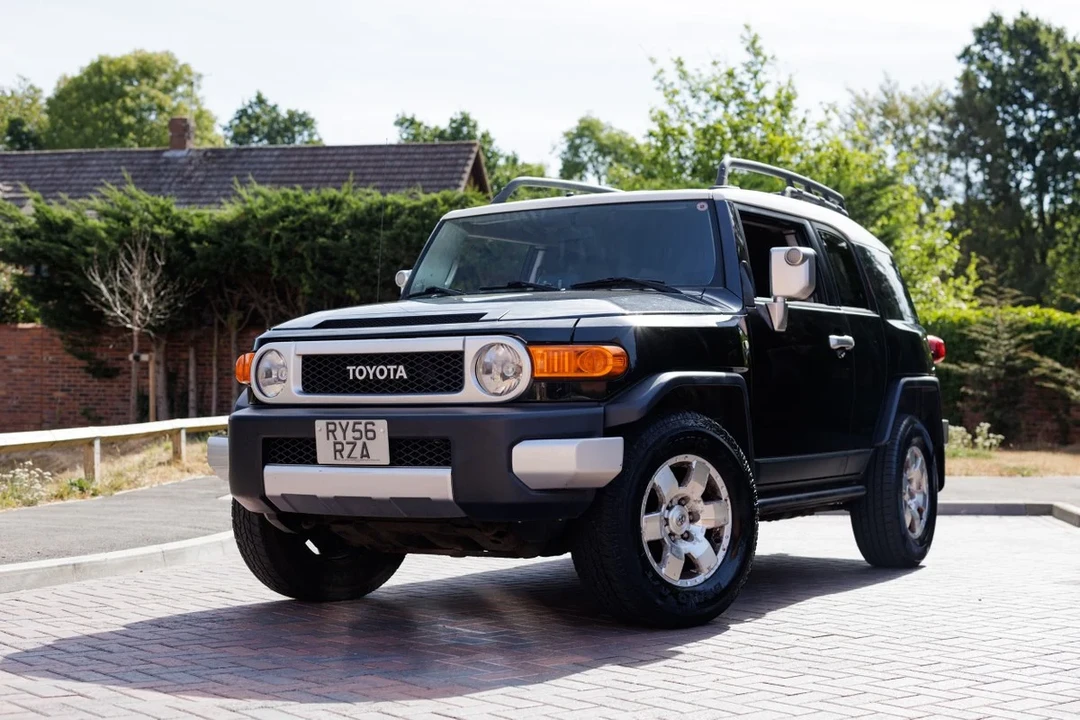 2007 Toyota FJ Cruiser - Image 2 of 30