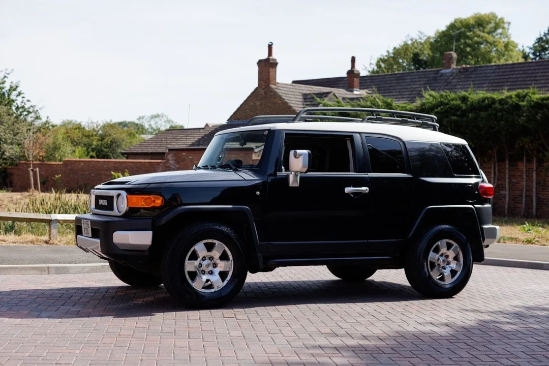2007 Toyota FJ Cruiser - Image 11 of 30