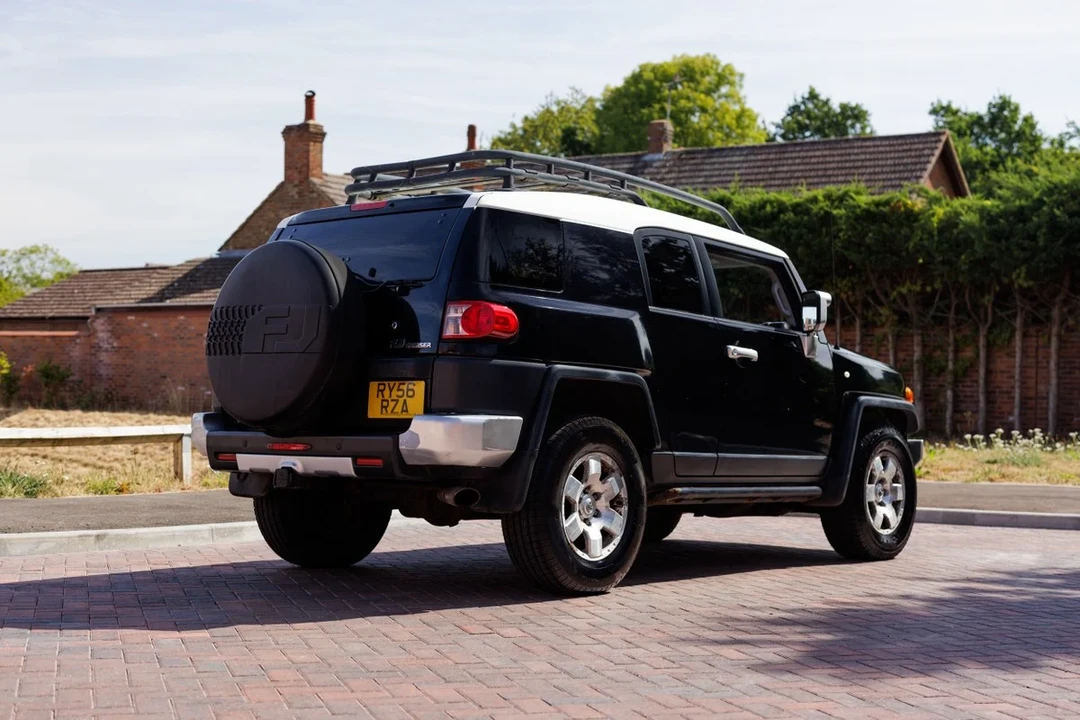 2007 Toyota FJ Cruiser - Image 16 of 30