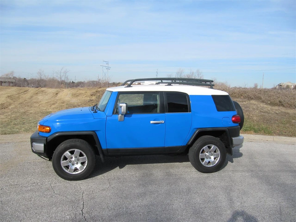 2007 Toyota FJ Cruiser - Image 3 of 24