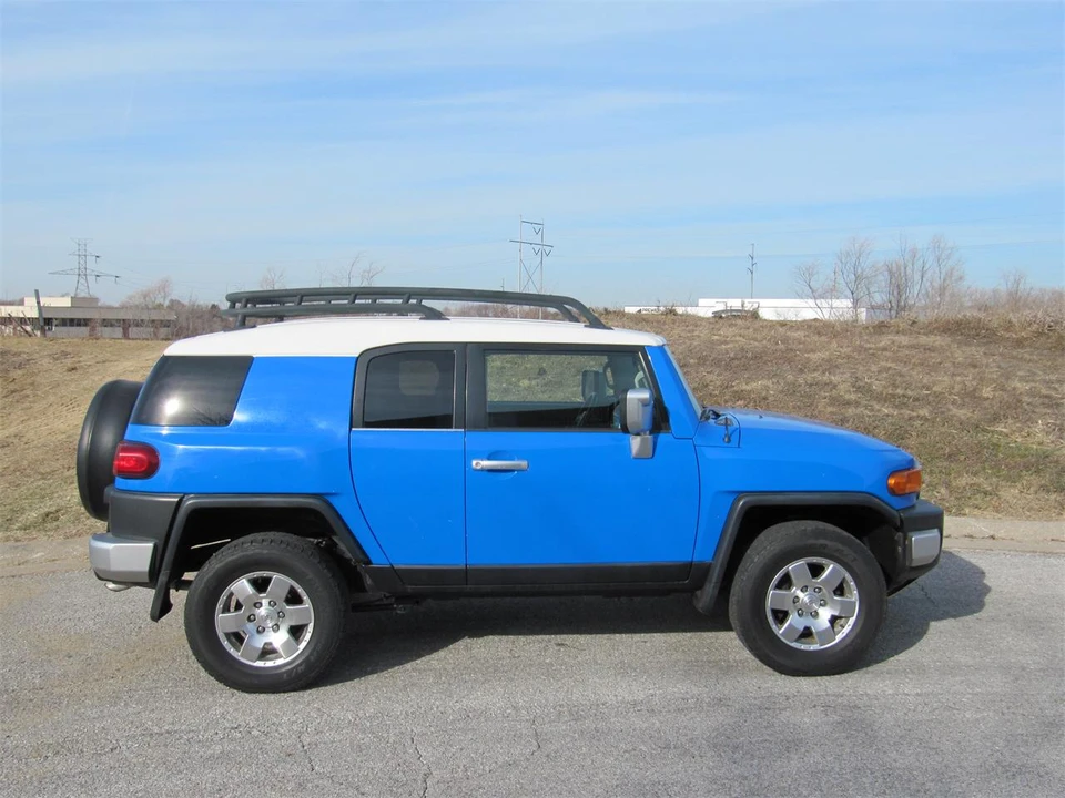 2007 Toyota FJ Cruiser - Image 9 of 24