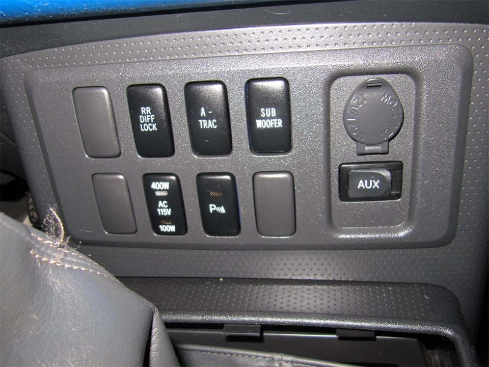 2007 Toyota FJ Cruiser - Image 15 of 24