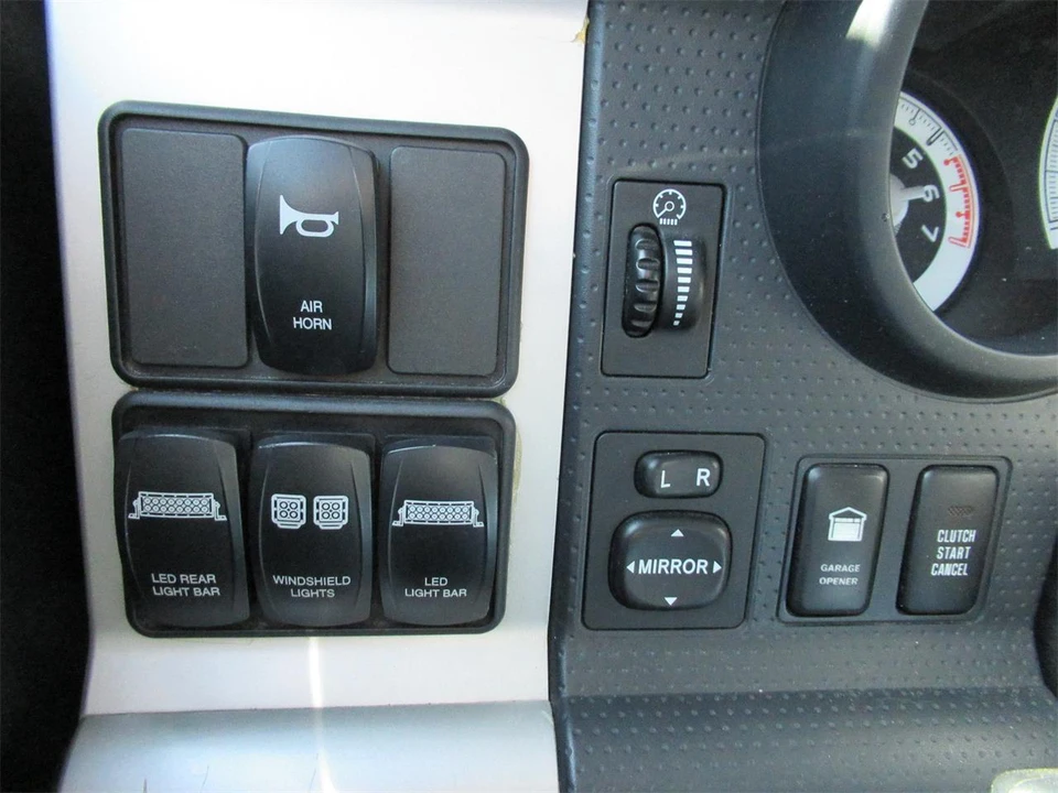 2007 Toyota FJ Cruiser - Image 19 of 31