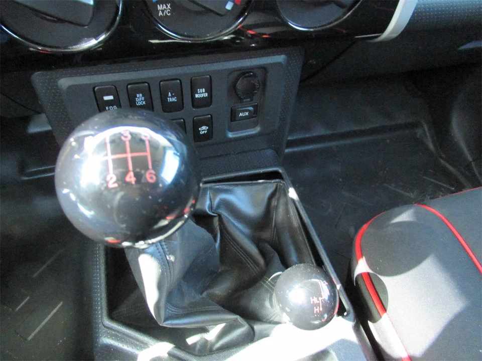 2007 Toyota FJ Cruiser - Image 23 of 31