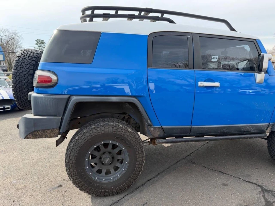 2007 Toyota FJ Cruiser - Image 10 of 30