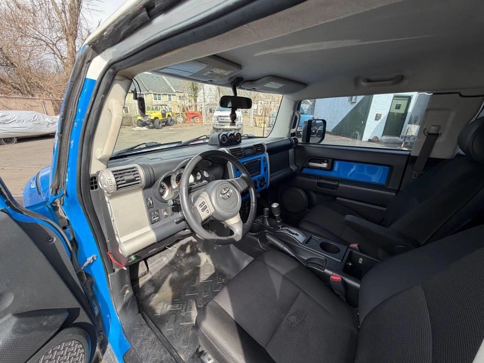 2007 Toyota FJ Cruiser - Image 13 of 30