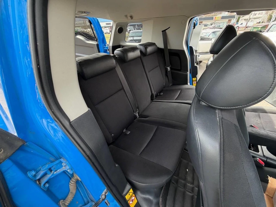2007 Toyota FJ Cruiser - Image 18 of 30