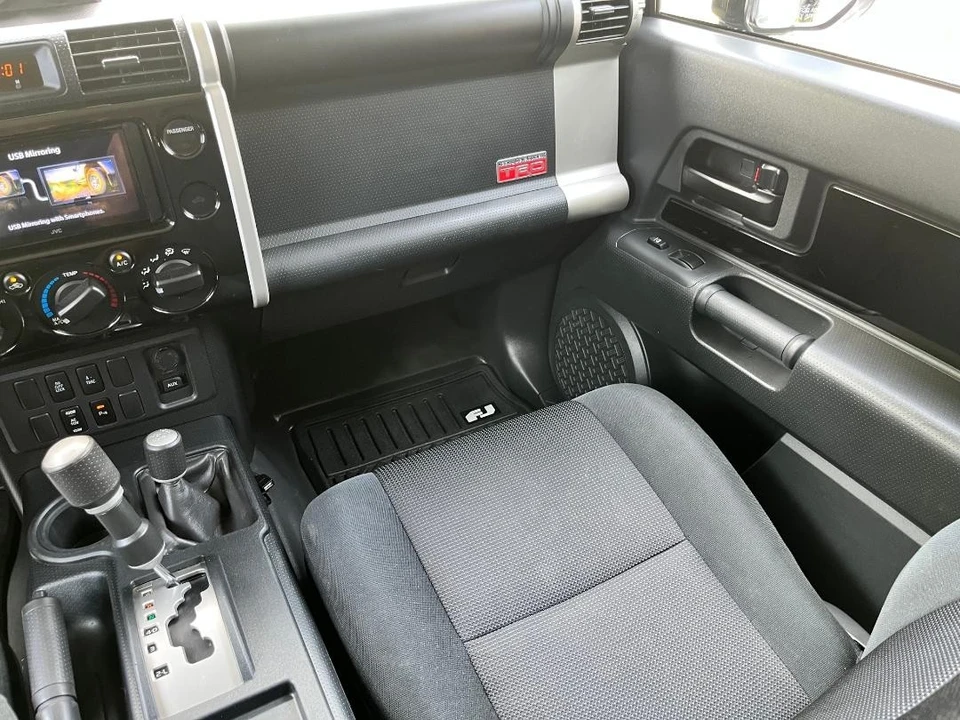 2007 Toyota FJ Cruiser - Image 24 of 31