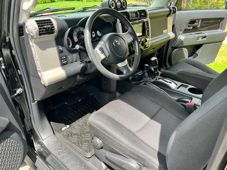 2007 Toyota FJ Cruiser - Image 15 of 31