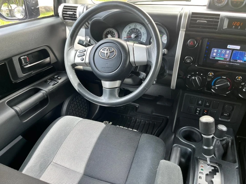 2007 Toyota FJ Cruiser - Image 23 of 31