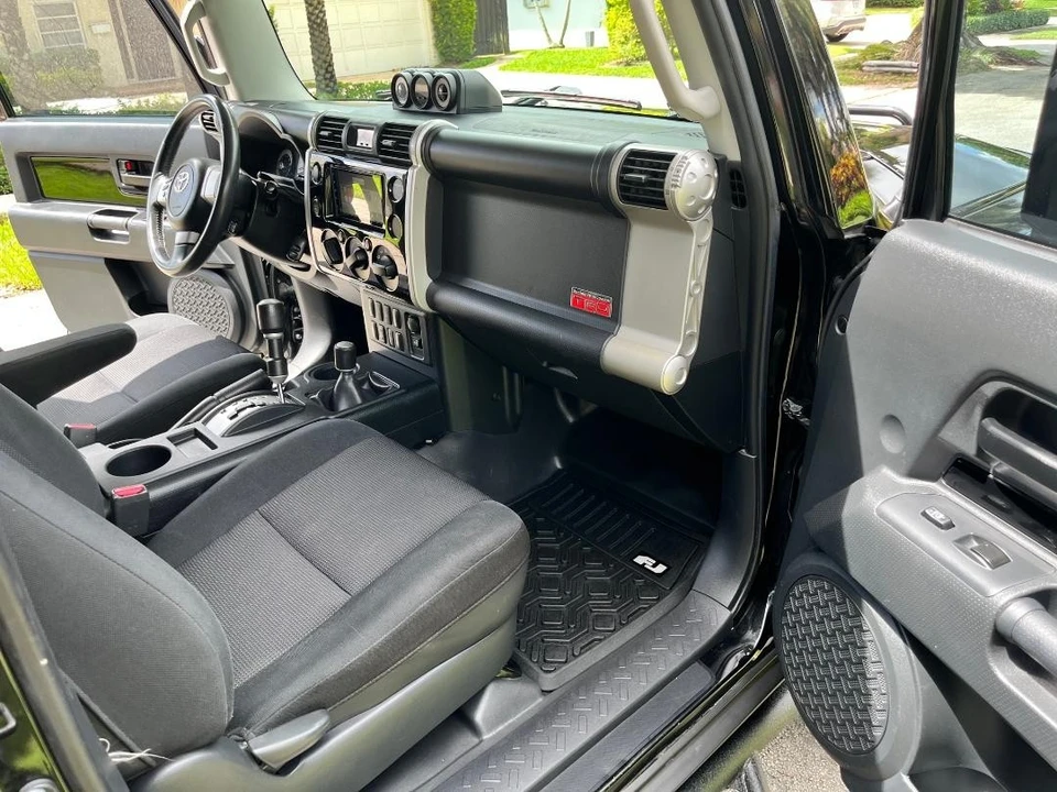 2007 Toyota FJ Cruiser - Image 14 of 31