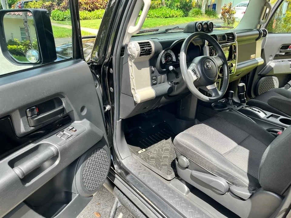 2007 Toyota FJ Cruiser - Image 13 of 31