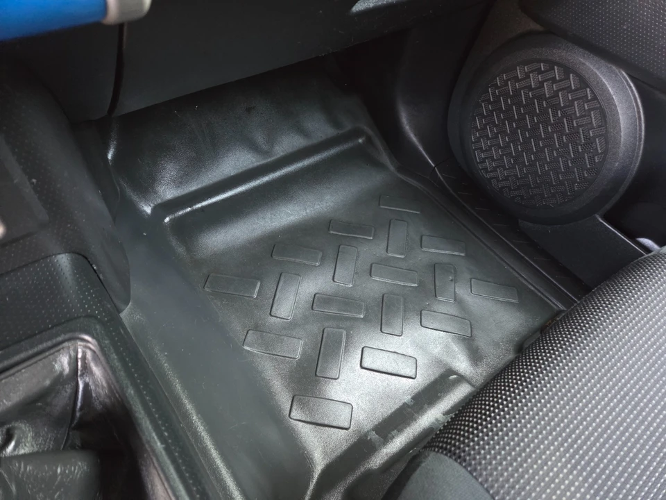 2007 Toyota FJ Cruiser - Image 29 of 31