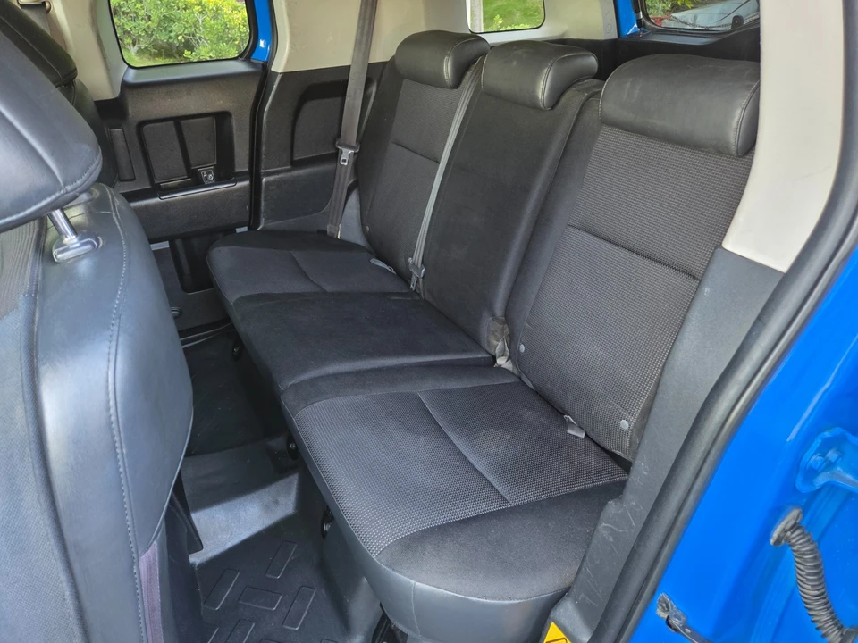 2007 Toyota FJ Cruiser - Image 17 of 31
