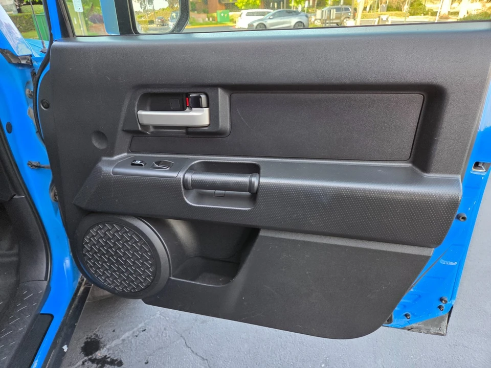2007 Toyota FJ Cruiser - Image 26 of 31