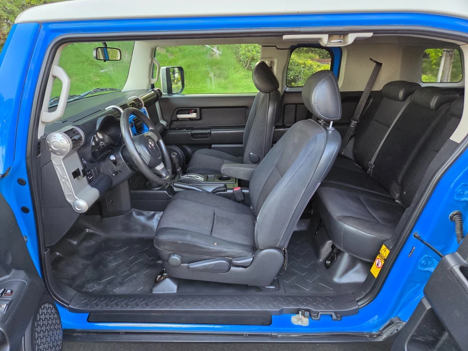 2007 Toyota FJ Cruiser - Image 11 of 31