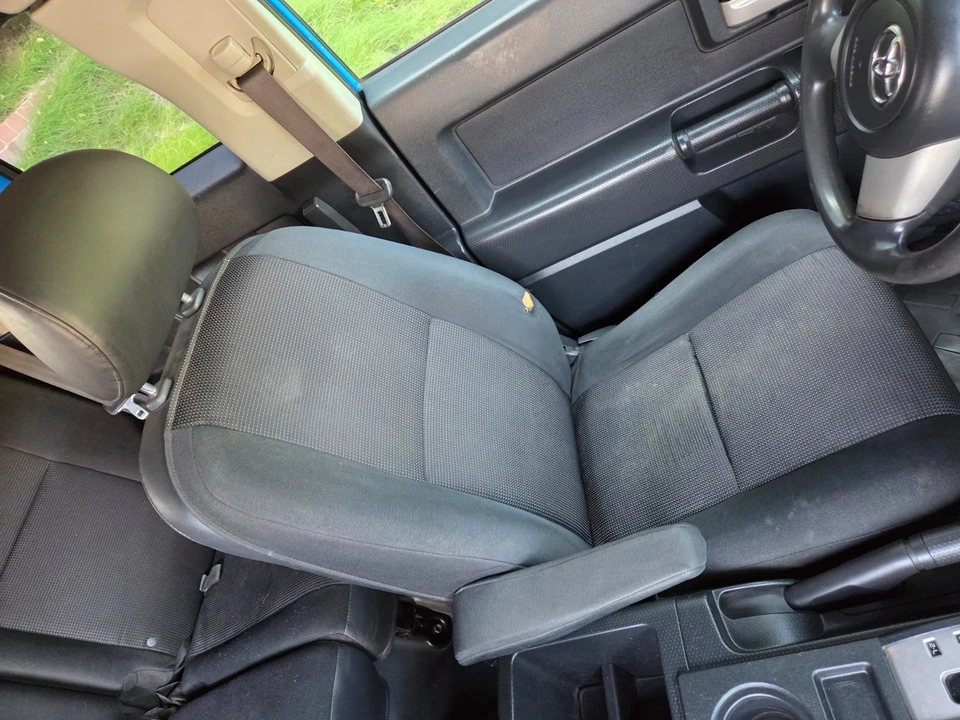 2007 Toyota FJ Cruiser - Image 14 of 31