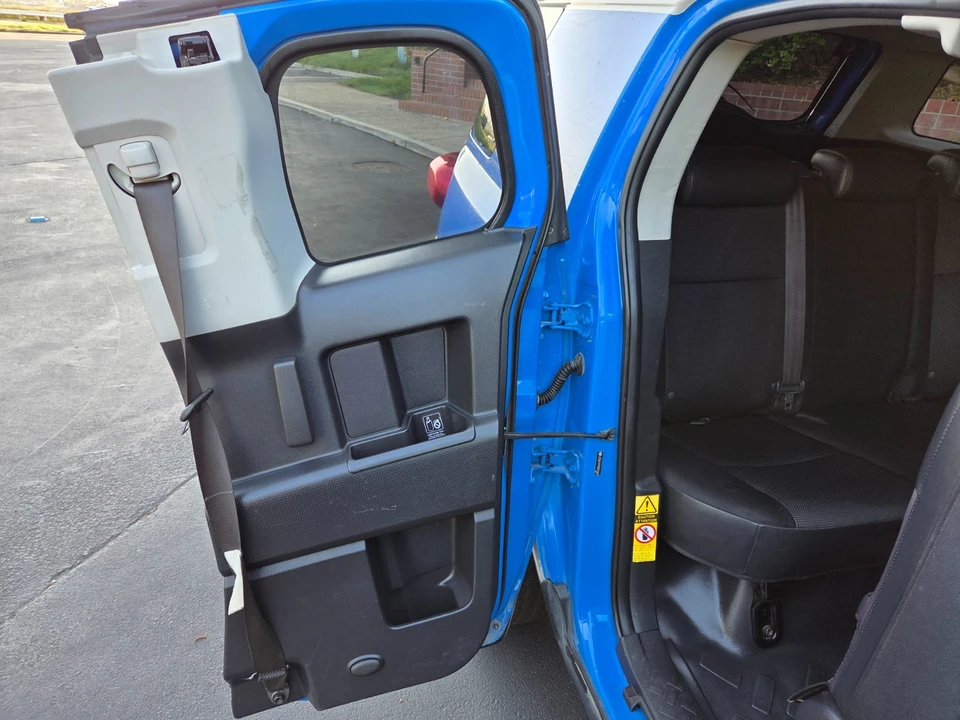 2007 Toyota FJ Cruiser - Image 27 of 31