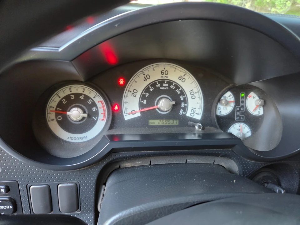 2007 Toyota FJ Cruiser - Image 23 of 31