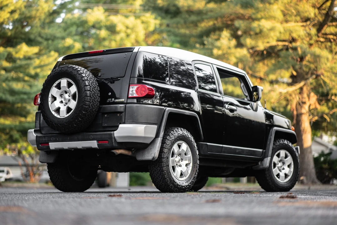 2007 Toyota FJ Cruiser - Image 28 of 31