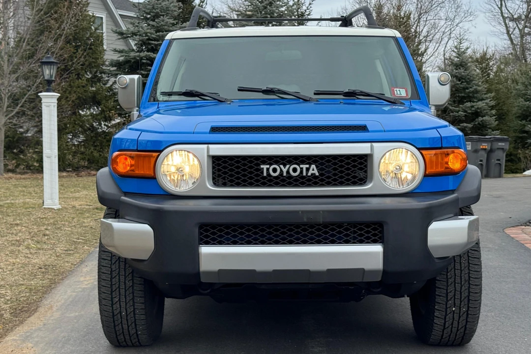 2007 Toyota FJ Cruiser - Image 2 of 31