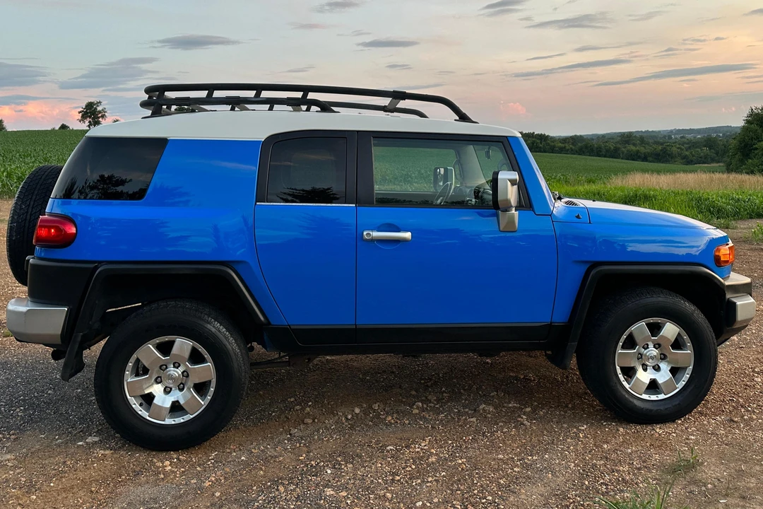 2007 Toyota FJ Cruiser - Image 3 of 31