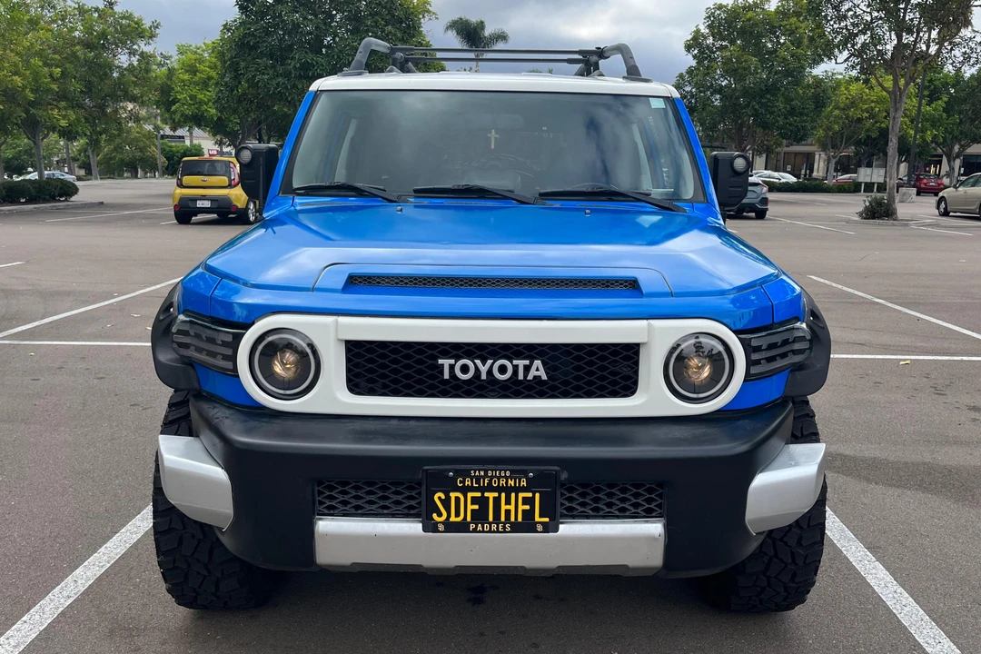 2007 Toyota FJ Cruiser - Image 2 of 31