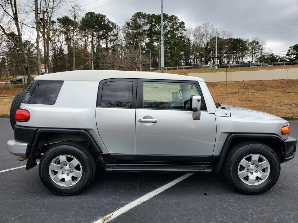 2007 Toyota FJ Cruiser - Image 14 of 31