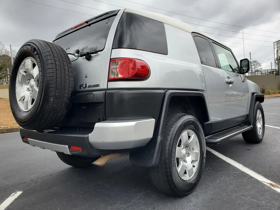 2007 Toyota FJ Cruiser - Image 13 of 31