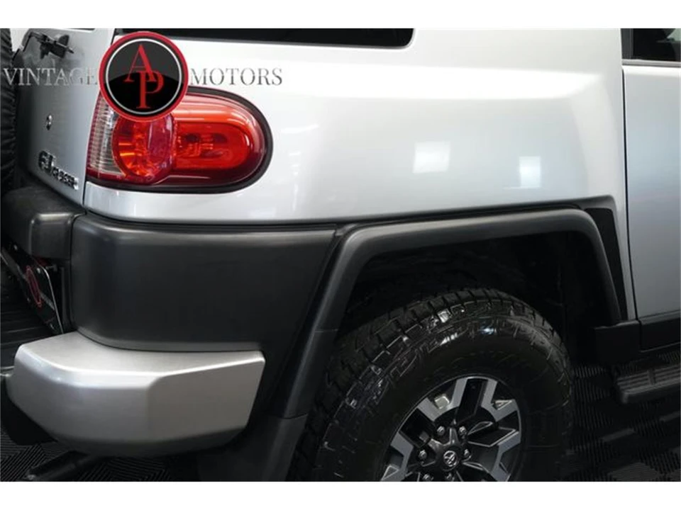 2007 Toyota FJ Cruiser - Image 25 of 31