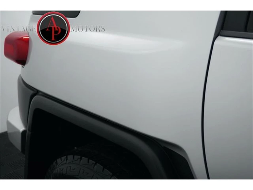 2007 Toyota FJ Cruiser - Image 15 of 31