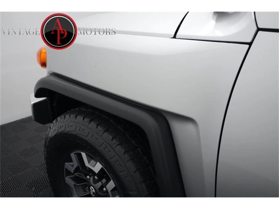 2007 Toyota FJ Cruiser - Image 19 of 31