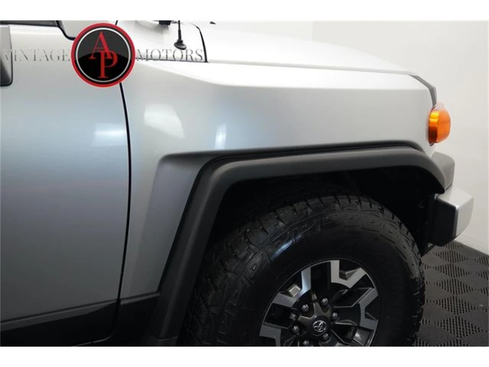 2007 Toyota FJ Cruiser - Image 27 of 31