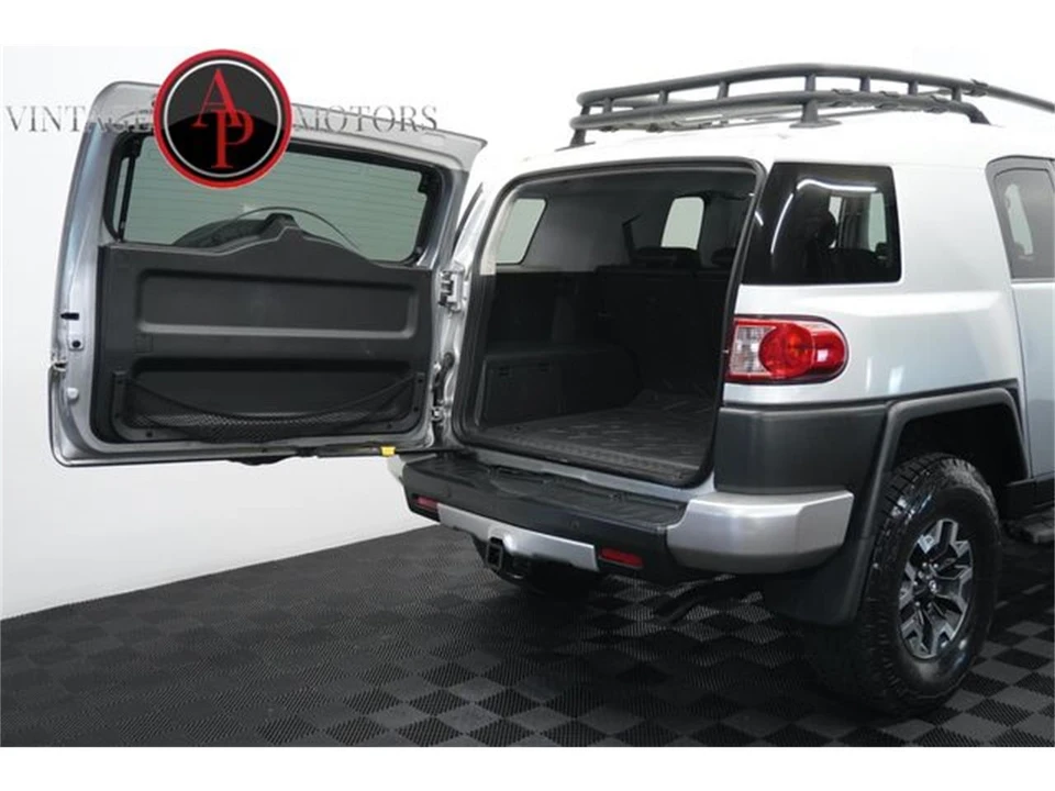 2007 Toyota FJ Cruiser - Image 23 of 31