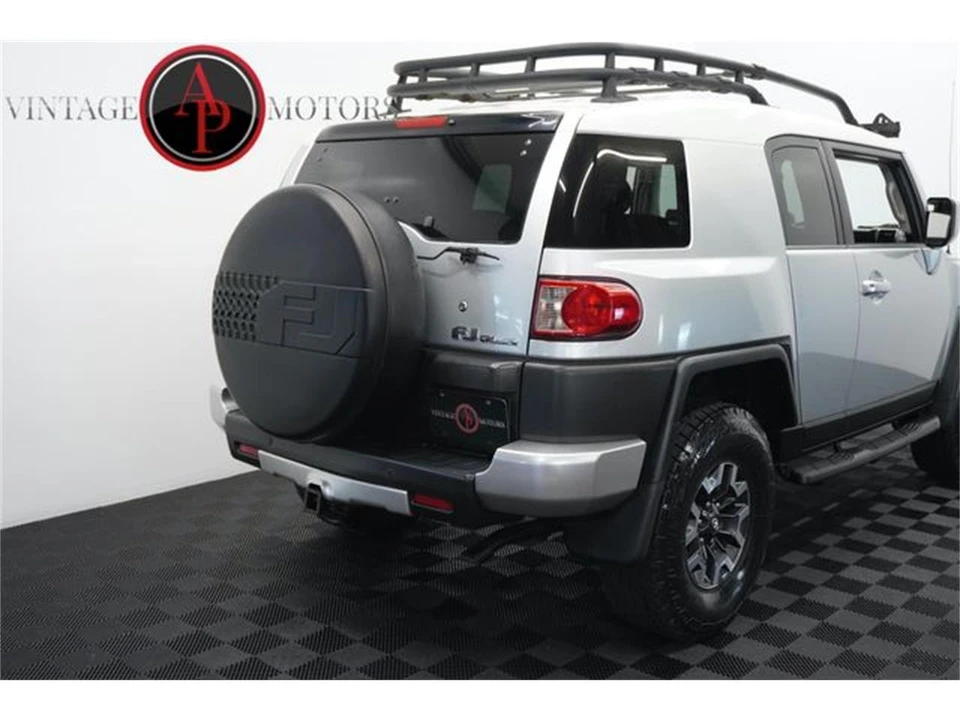 2007 Toyota FJ Cruiser - Image 24 of 31
