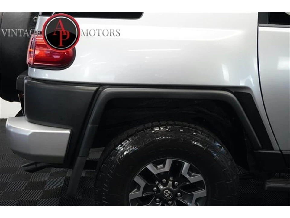 2007 Toyota FJ Cruiser - Image 28 of 31