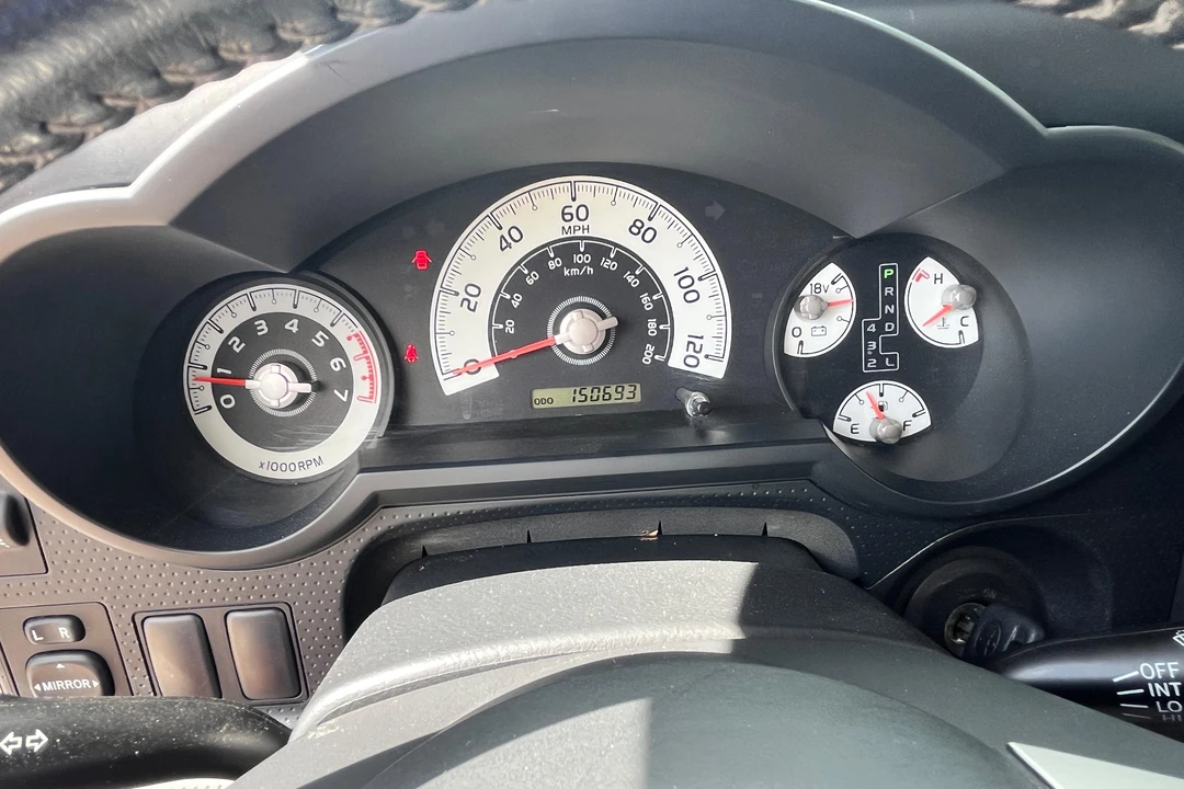2007 Toyota FJ Cruiser - Image 29 of 31