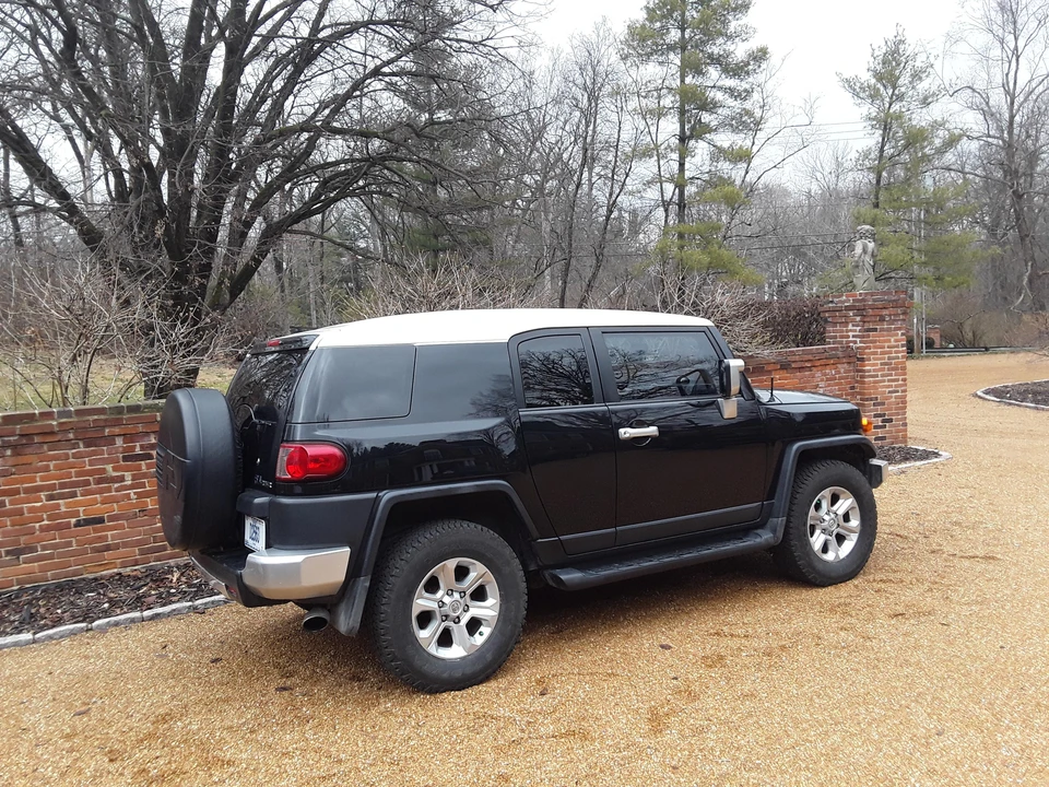 2007 Toyota FJ Cruiser - Image 3 of 10