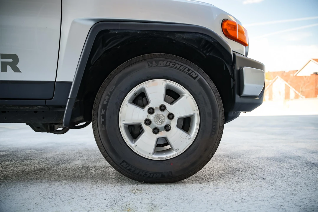 2007 Toyota FJ Cruiser - Image 29 of 31