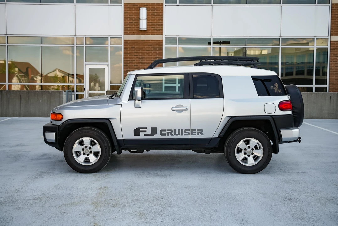 2007 Toyota FJ Cruiser - Image 6 of 31