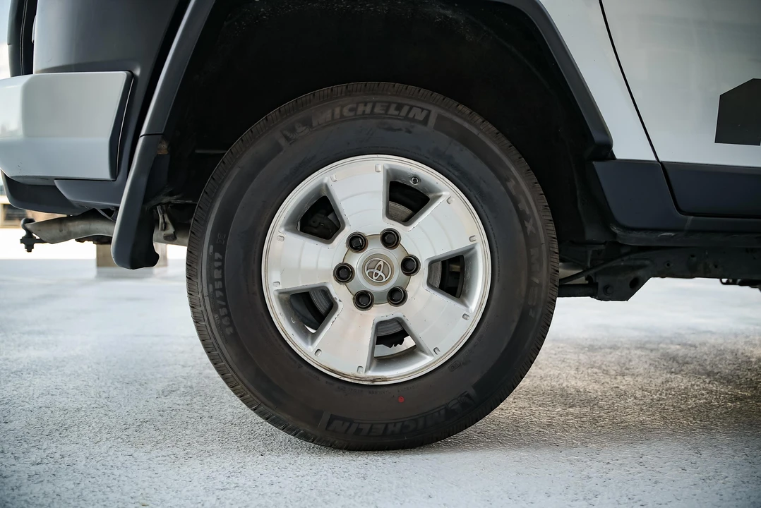 2007 Toyota FJ Cruiser - Image 28 of 31