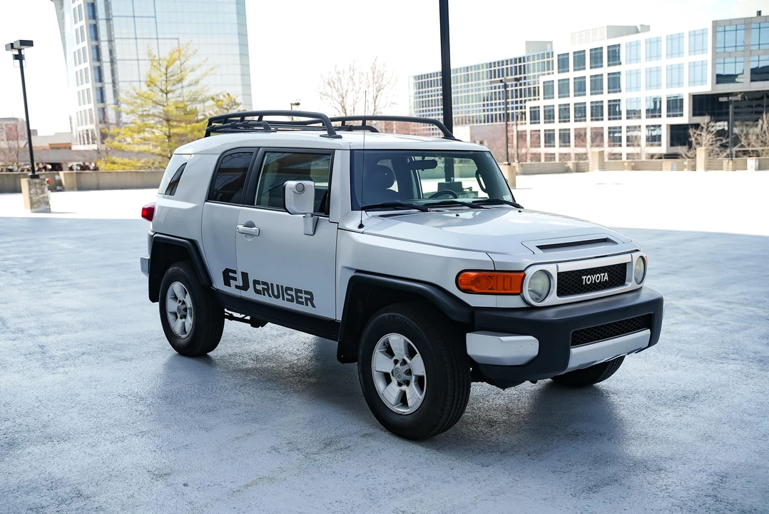 2007 Toyota FJ Cruiser - Image 8 of 31