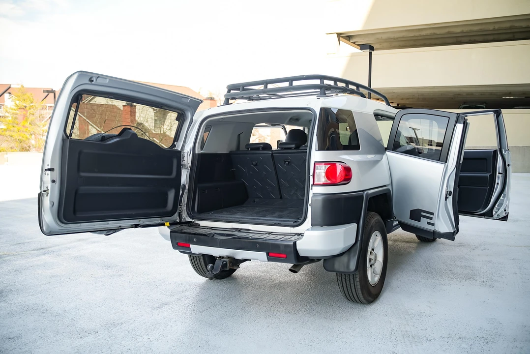 2007 Toyota FJ Cruiser - Image 10 of 31