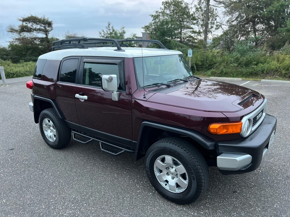 2007 Toyota FJ Cruiser - Image 28 of 31
